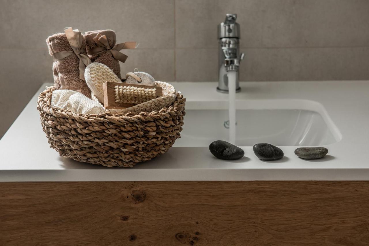 Khroma Luxury Suite 2 Beach Front Apartment Hersonissos  Eksteriør billede
