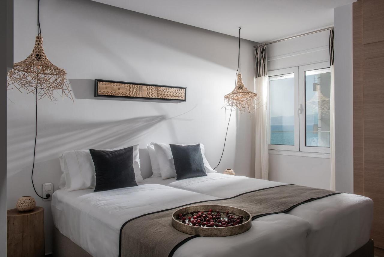 Khroma Luxury Suite 2 Beach Front Apartment Hersonissos  Eksteriør billede