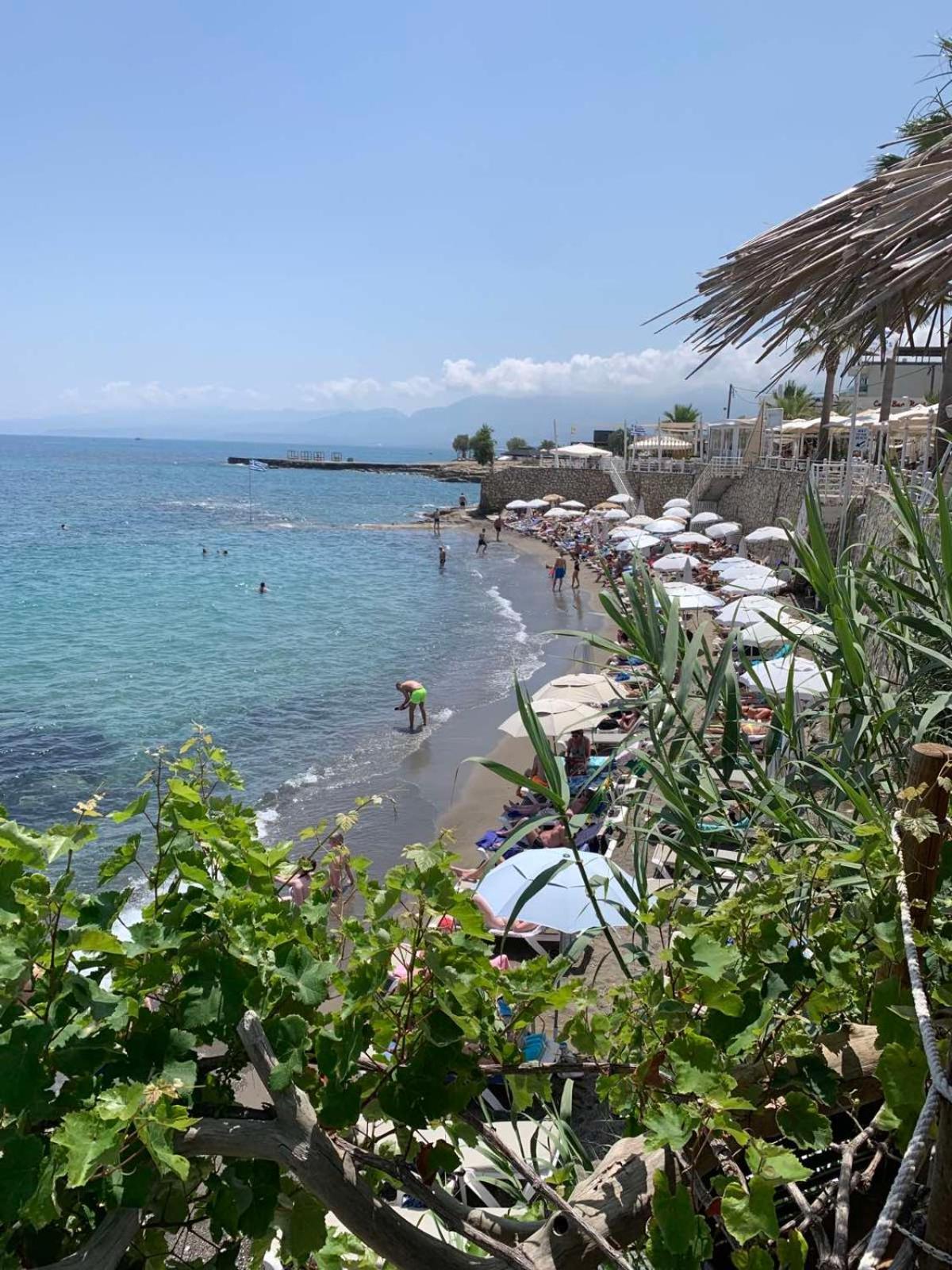 Khroma Luxury Suite 2 Beach Front Apartment Hersonissos  Eksteriør billede
